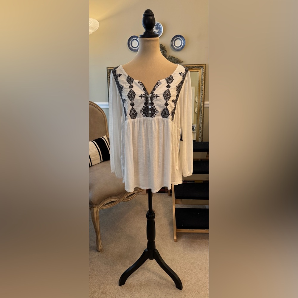 Lucky Brand White Tunic with Navy Embroidery, Large, NWTS